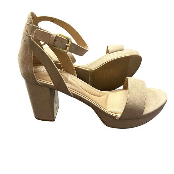 CL By CHINESE LAUNDRY womens tan neutral Go On Block Heels Dress Shoes size 9.5W - Picture 2 of 9